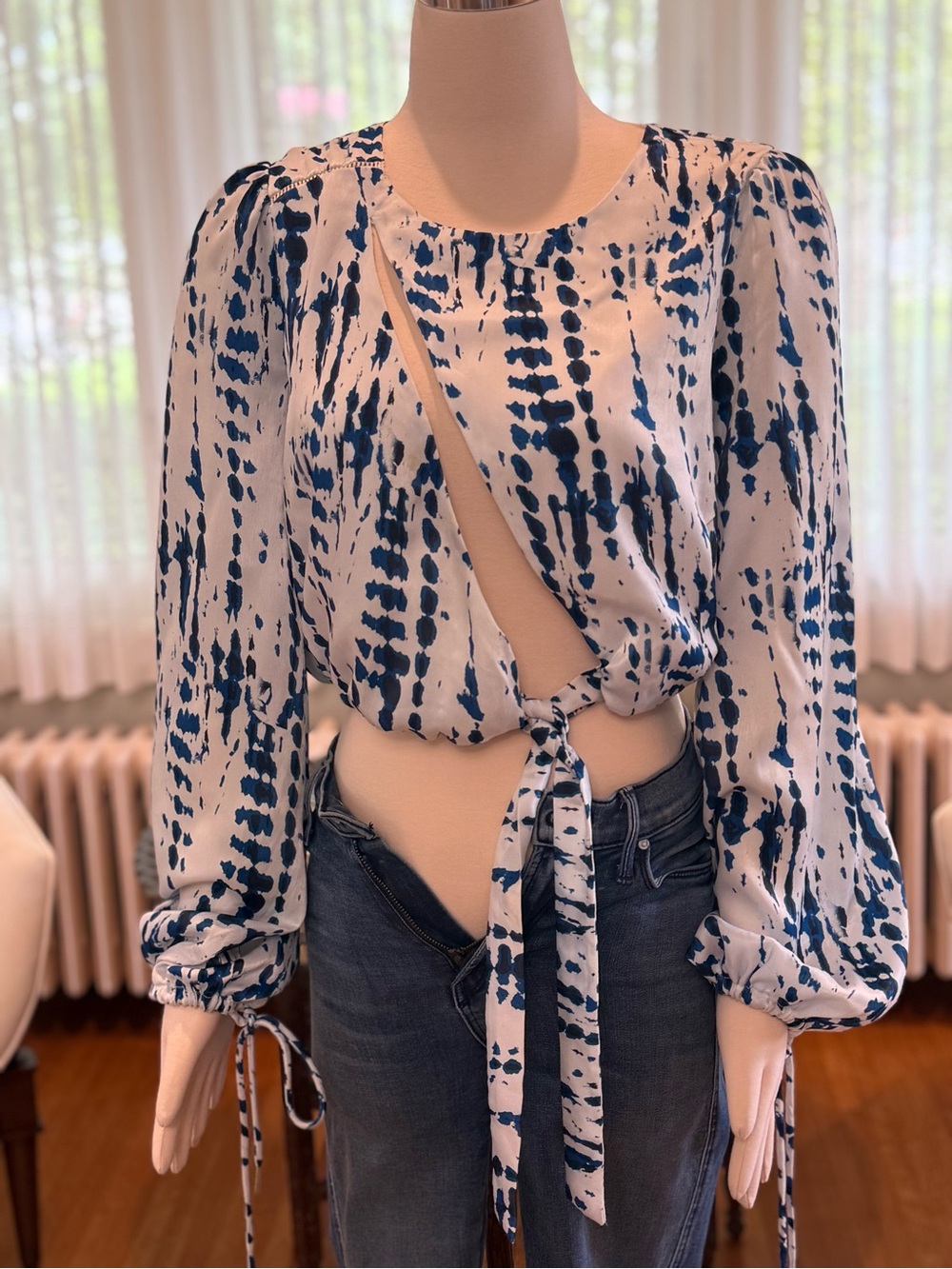 House of Harlow 1960 Blue & White Tie-Front Printed Blouse
